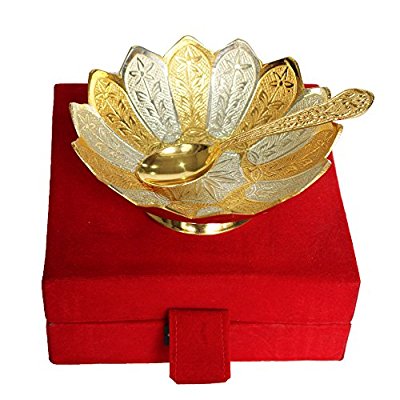 नवरात्रीत महिलांसाठी गिफ्ट घ्यायचंय? बघा १०० रुपयांत मिळणारे सुंदर पर्याय,  वस्तू पाहूनच मैत्रिणी खूश होतील - Marathi News | Navratri gift items for  women under ...